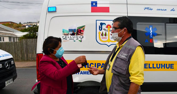 entrega-de-2-nuevas-ambulancias-mercedes-benz-sprinter-4x2-y-4x4-a-la-municipalidad-de-pelluhue-3.jpg
