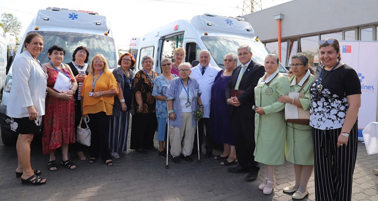 hospital-clinico-felix-bulnes-inaugura-cinco-ambulancias-6.jpg
